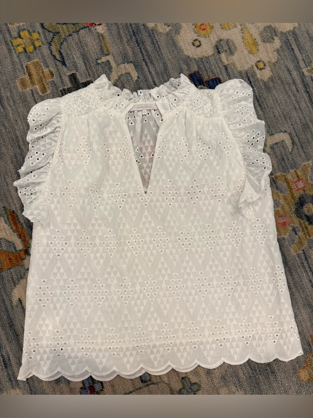 Olivaceous sleeveless white cotton eyelet lace top scallop hem size large